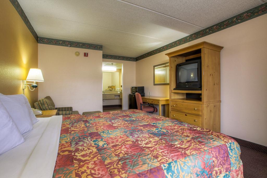 Royal Inn Pigeon Forge Δωμάτιο φωτογραφία