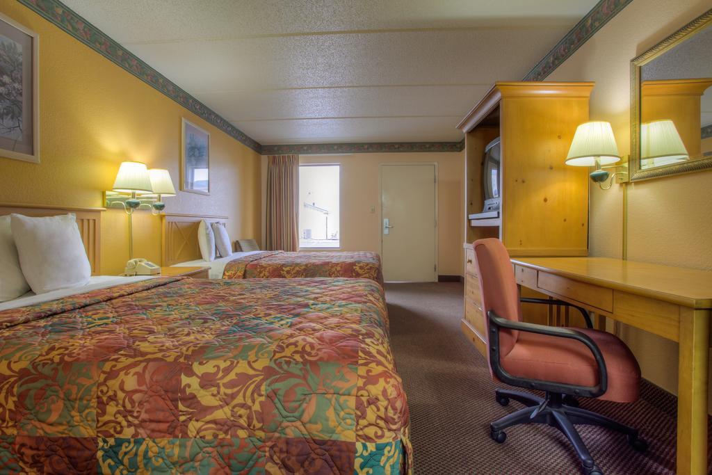 Royal Inn Pigeon Forge Δωμάτιο φωτογραφία